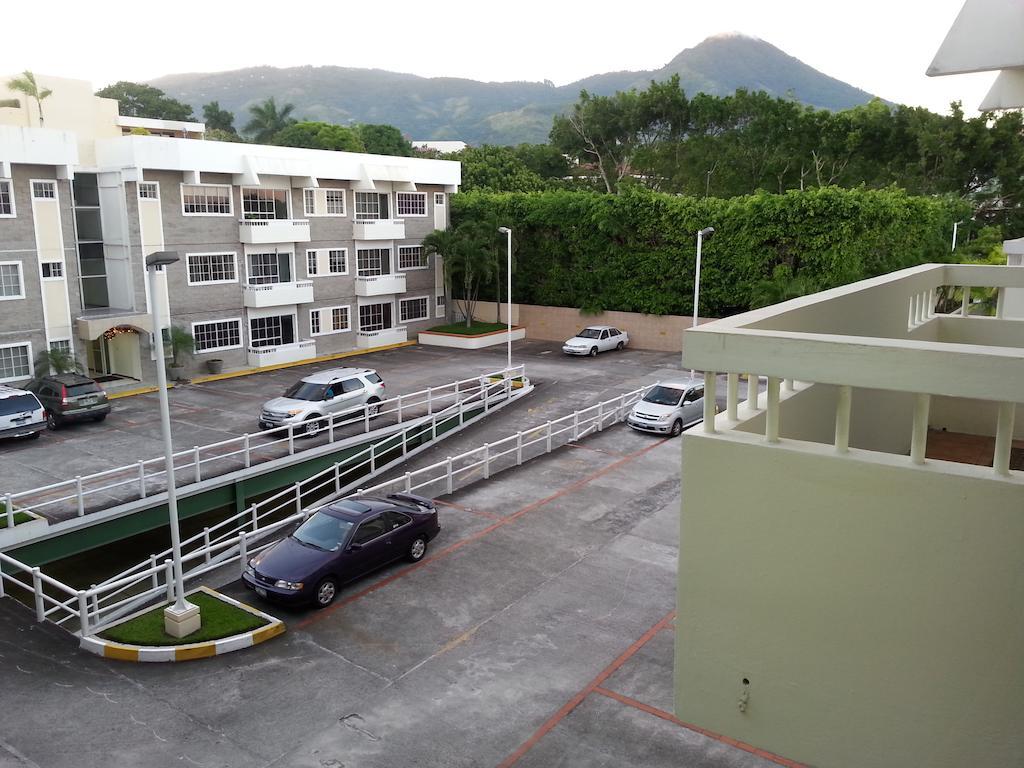 Suites & Apartments San Benito - Flats San Salvador Zewnętrze zdjęcie